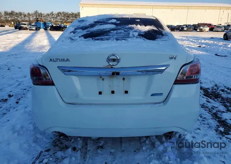 2015 Nissan Altima 2.5 из США, поврежденный, VIN 1N4AL3AP5FC284411
